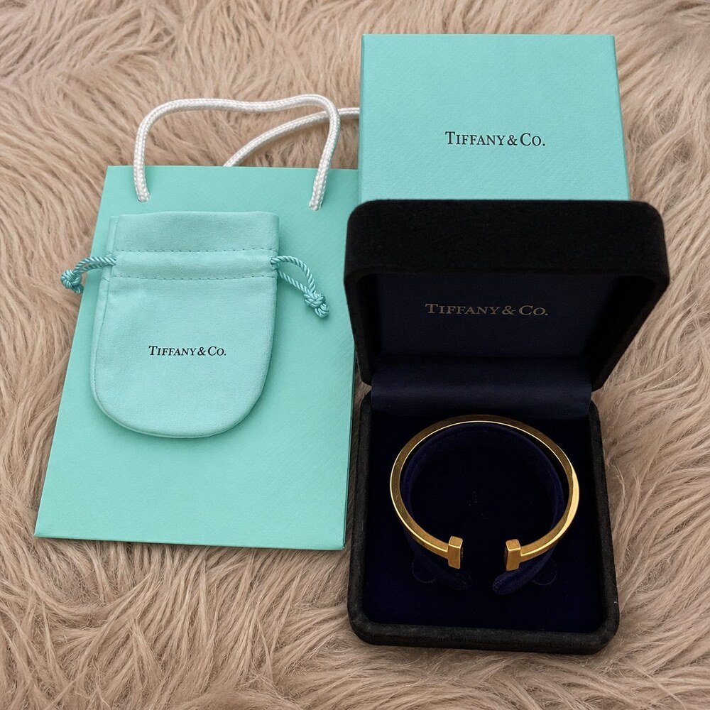 TIFFANY&CO Timeless Bracelet Style 2 | New with Box - Picture 2 of 9